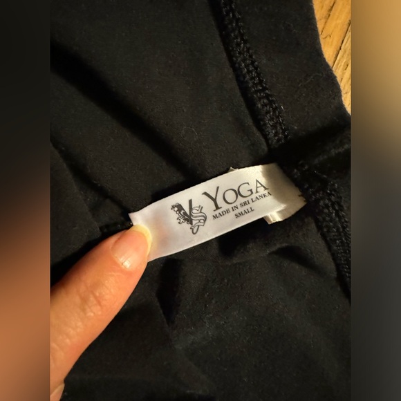 VS Yoga Pants with Lace on sides - Picture 3 of 5